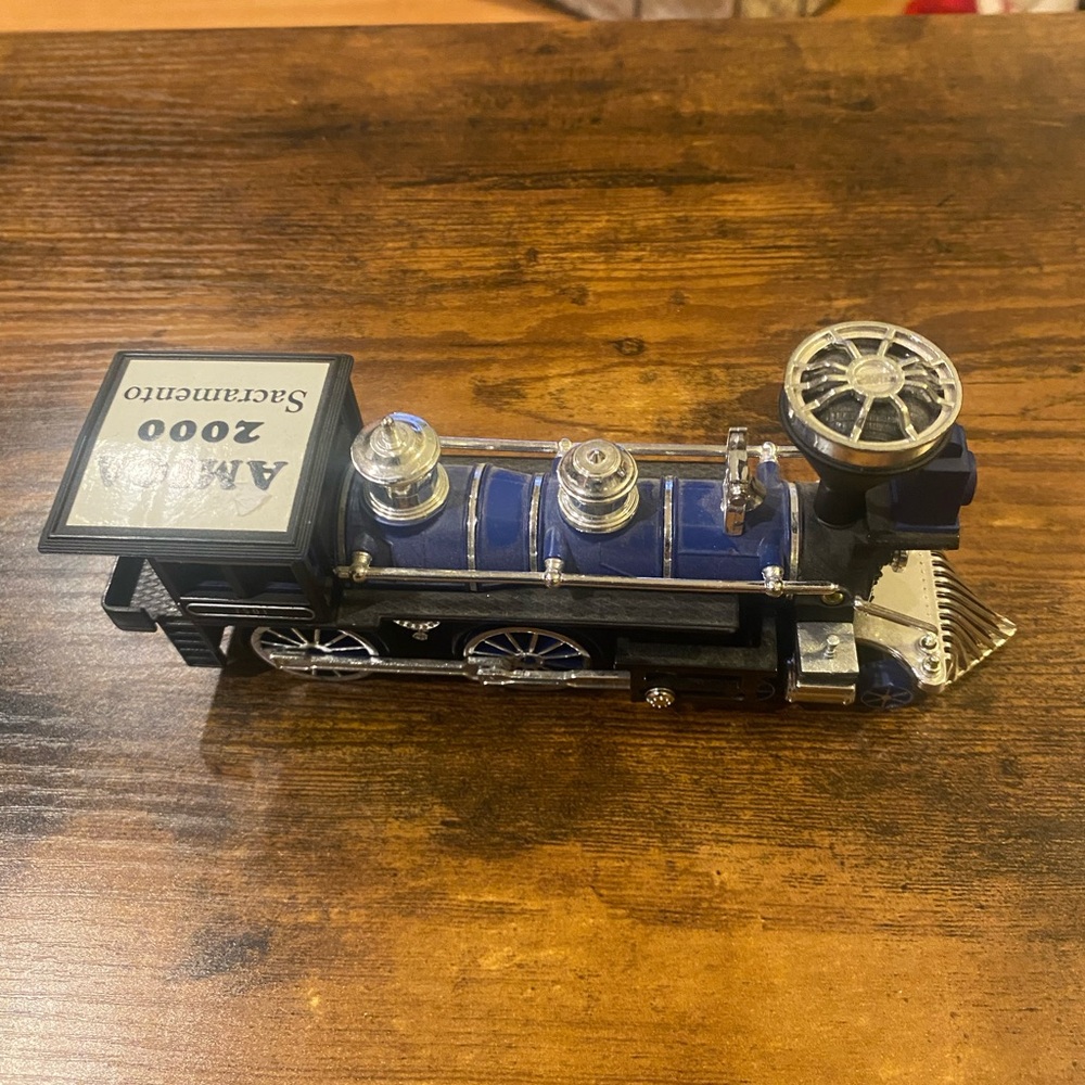 Toy train - Picture 4 of 8